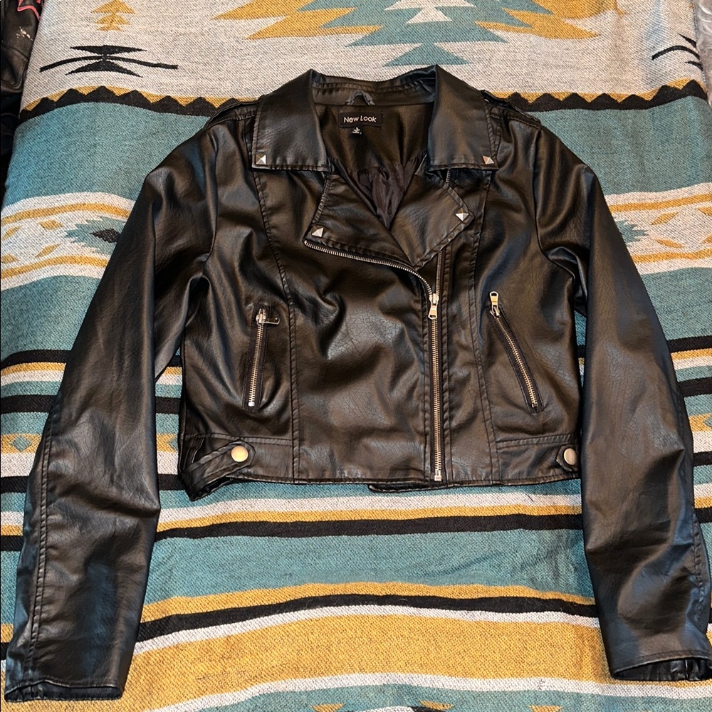 New Look Faux Leather Women's Cropped Black Zipper Accented Jacket